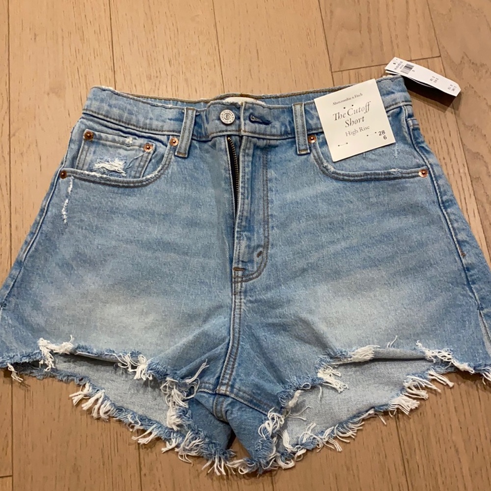 NWT Abercrombie & Fitch Cutoff Short High Rise